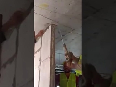 Painéis de concreto leve e cinza com boa absorção sonora e opções de design versáteis