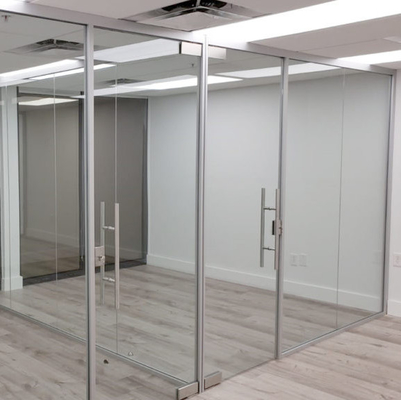 Separações de vidro Frameless da porta do pivô da mola do assoalho com vidro isolado ultra claro