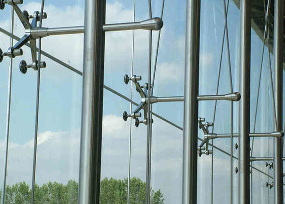 O ponto estrutural do sistema de vidro da parede de cortina da aranha apoiou a fachada de fixação da suspensão