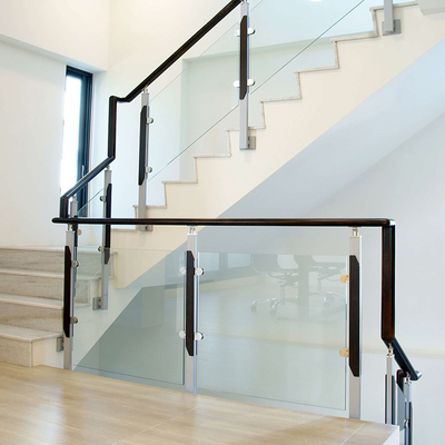 Balustrade de vidro de manobras personalizável para uso interno / externo