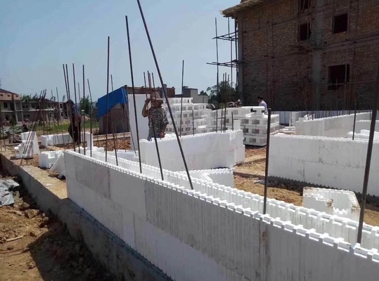 O isopor isolou blocos de espuma concretos da fundação concreta ICF da espuma