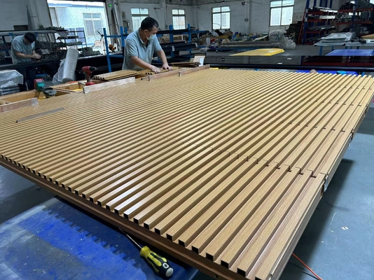 Woodgrain Alumínio Grille vedação para portas de garagem exterior durável