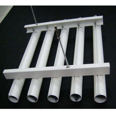 Edifício Decorativo Suspensão Linear de Tecto Metálico Tubos Redondos de Alumínio Com Malha Metálica Perforada