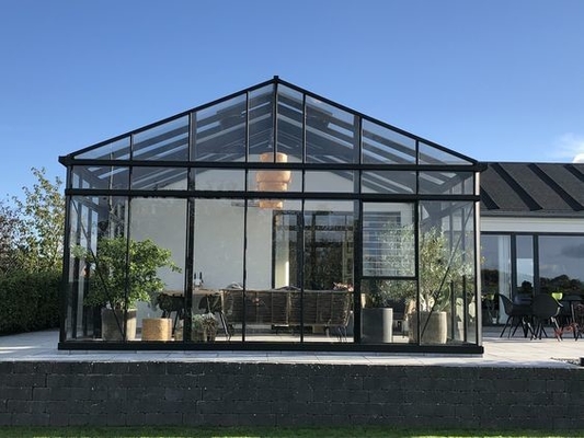 Sala de sol de vidro cinza Solarium Veranda pré-fabricada com estrutura de alumínio e moldura de telhado poligônico
