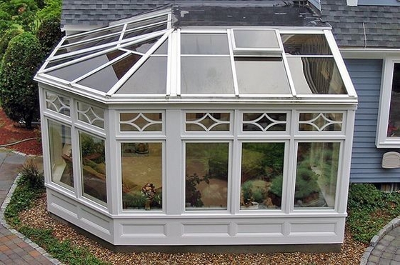 Dimensão personalizada Pequeno quarto de vidro de 4 estações Casa de jardim de inverno Alumínio Sala de sol em cinza