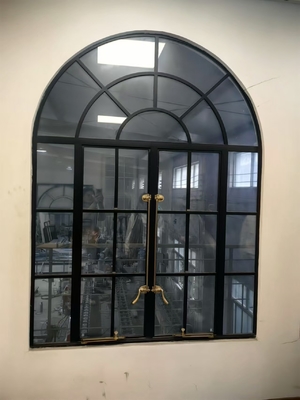 Porta de aço industrial pesada para maior segurança e versatilidade