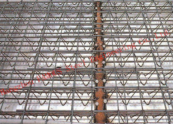 O Decking galvanizado HRB500E do assoalho do metal de 11.8m reforçou o fardo da barra de aço, Decking concreto do assoalho de 0.5mm