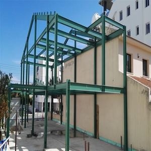 Os jogos pré-fabricados da casa de armação de aço imprensam a casa de campo de aço do calibre da luz de painel